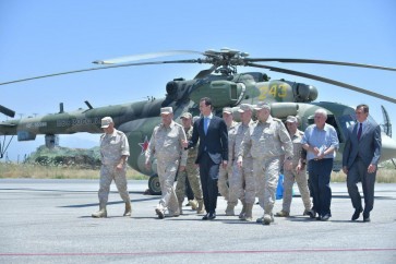 الرئيس السوري بشار الأسد في قاعدة حميميم