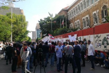 اعتصامات أمام مصرف لبنان في بيروت وصيدا وبعلبك