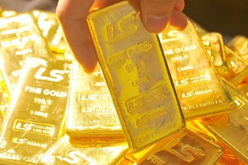 الذهب ينزل لأدنى مستوى في 5 أشهر ونصف مع استمرار صعود الدولار