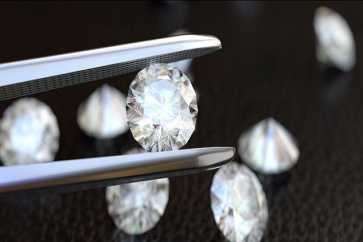 بطاريات من الماس تعمل مدى آلاف السنين