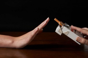 تفادي تأثير التدخين السلبي يكون بتجنب البدء به أصلا