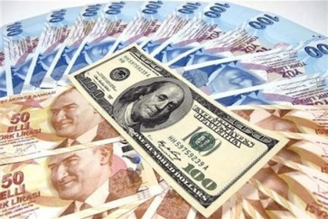 الليرة التركية تواصل انهيارها امام الدولار الاميركي