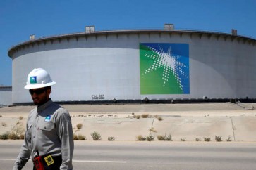 النفط يصعد مع تراجع إنتاج السعودية