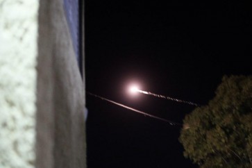 لحظة إنطلاق رشقات صاروخية للمقاومة الفلسطينية تجاه الأراضي المحتلة