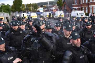 بريطانيا.. إصابة 8 شرطيين جراء أعمال شغب في بلفاست