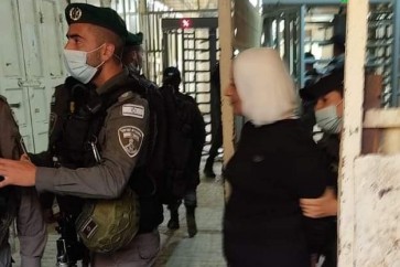 اعتقال فتاة فلسطينية