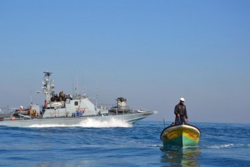 اعتقال 5 صيادين وانقطاع الاتصال بحسكة لصياد وابنه غرب رفح