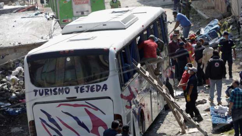 مقتل 19 شخصا على الأقل جراء حادث تحطم حافلة وسط المكسيك
