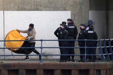 الشرطة الفرنسية وطالبي اللجوء