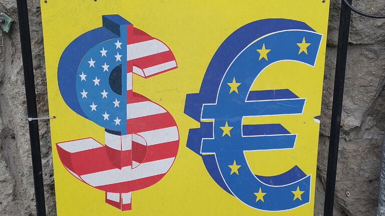 الدولار واليورو