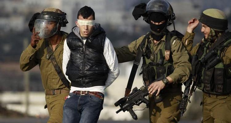 الاحتلال يعتقل 23 مواطنا من الضفة المحتلة و قطاع غزة