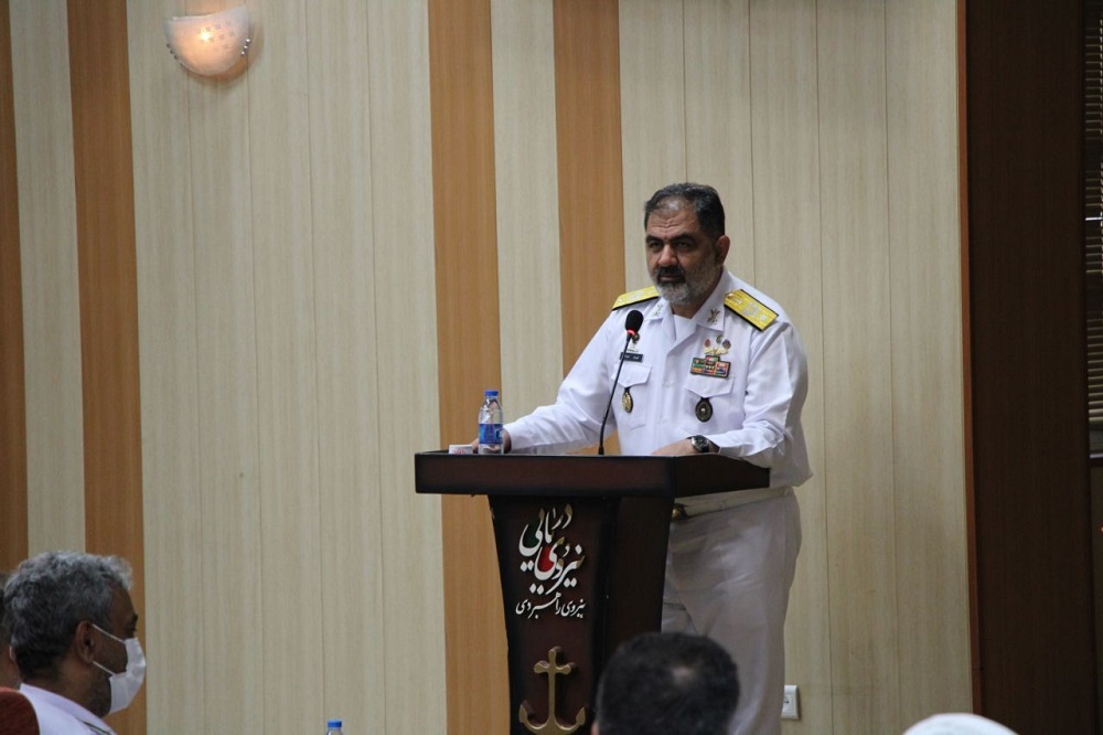 قائد القوة البحرية لجيش الجمهورية الاسلامية الإيرانية الادميرال شهرام ايراني