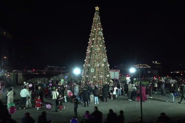 اللبنانيون يحتفلون بعيد الميلاد وسط أزمات إقتصادية ومالية وسياسية غير مسبوقة