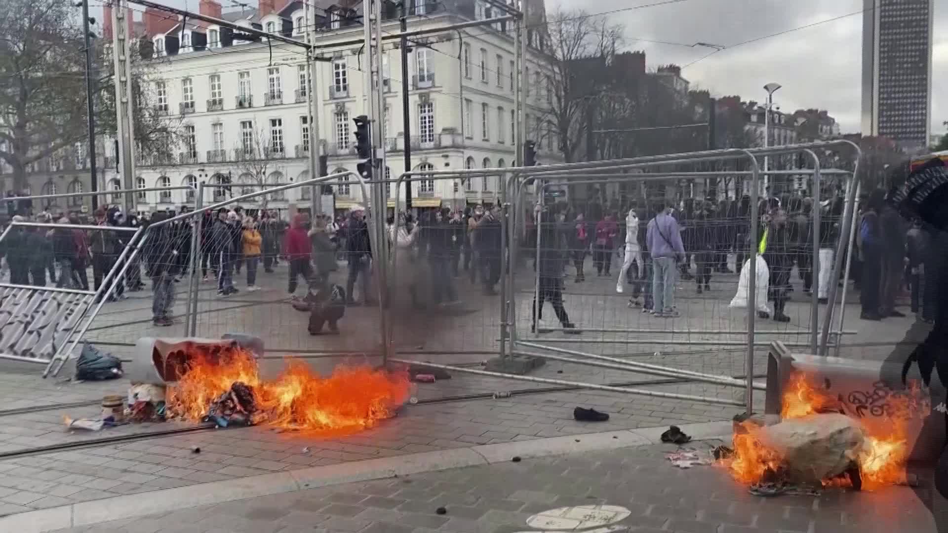 تجدد الاحتجاجات في مختلف أنحاء فرنسا وسط غضب من تعديل ماكرون لسن التقاعد