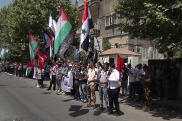 سوريا وقفة تضامنية أمام الصليب الأحمر بدمشق دعماً لصمود ال...ينيين في معتقلات الاحتلال - snapshot 2.44