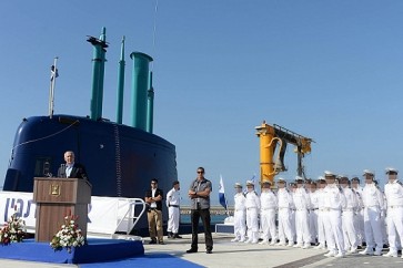 نتنياهو لدى استقبال إحدى الغواصات في ميناء حيفا، عام 2014